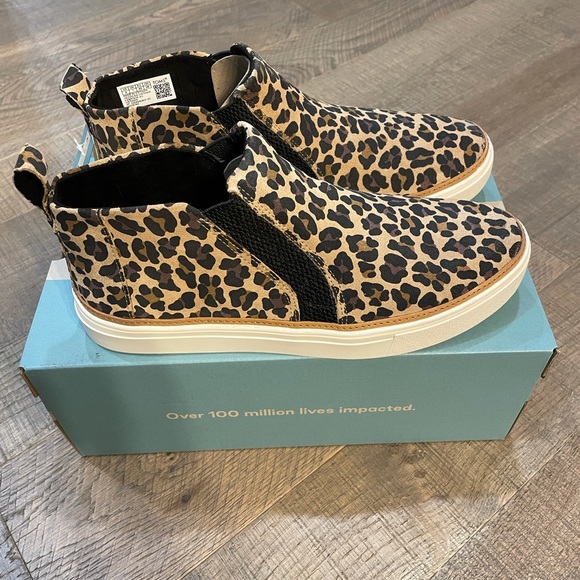 Toms Women’s Animal Print Sneaker - Picture 1 of 3